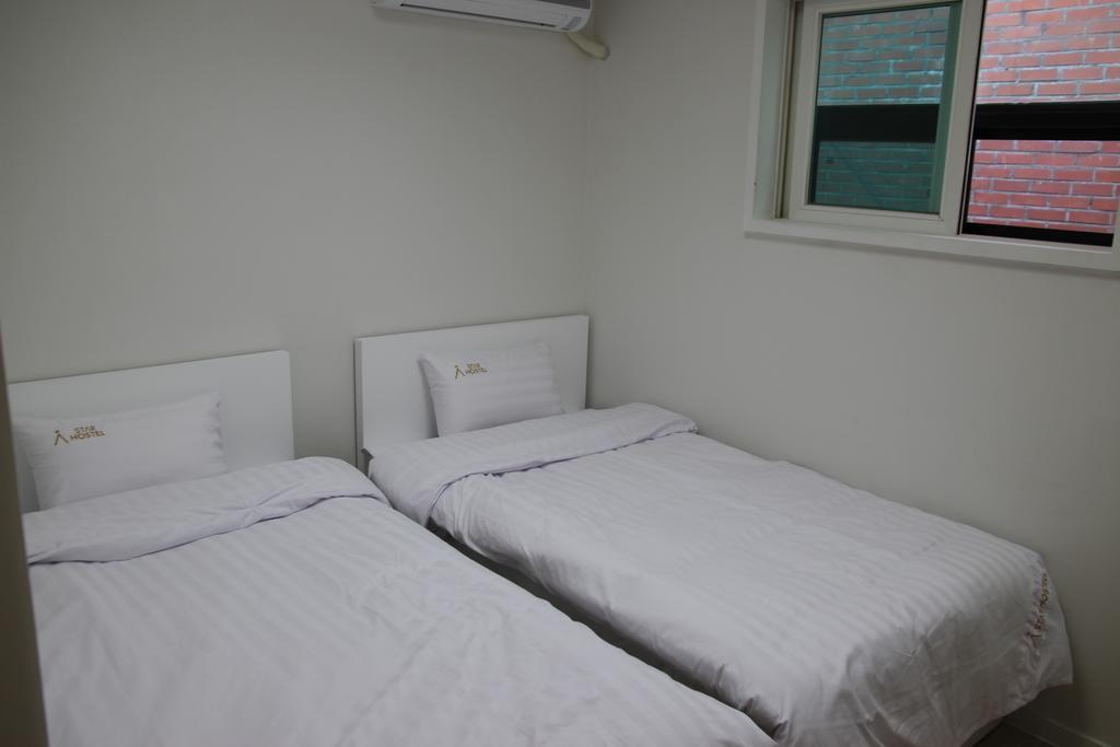 Starhostel Dongdaemun Suite Сеул Номер фото