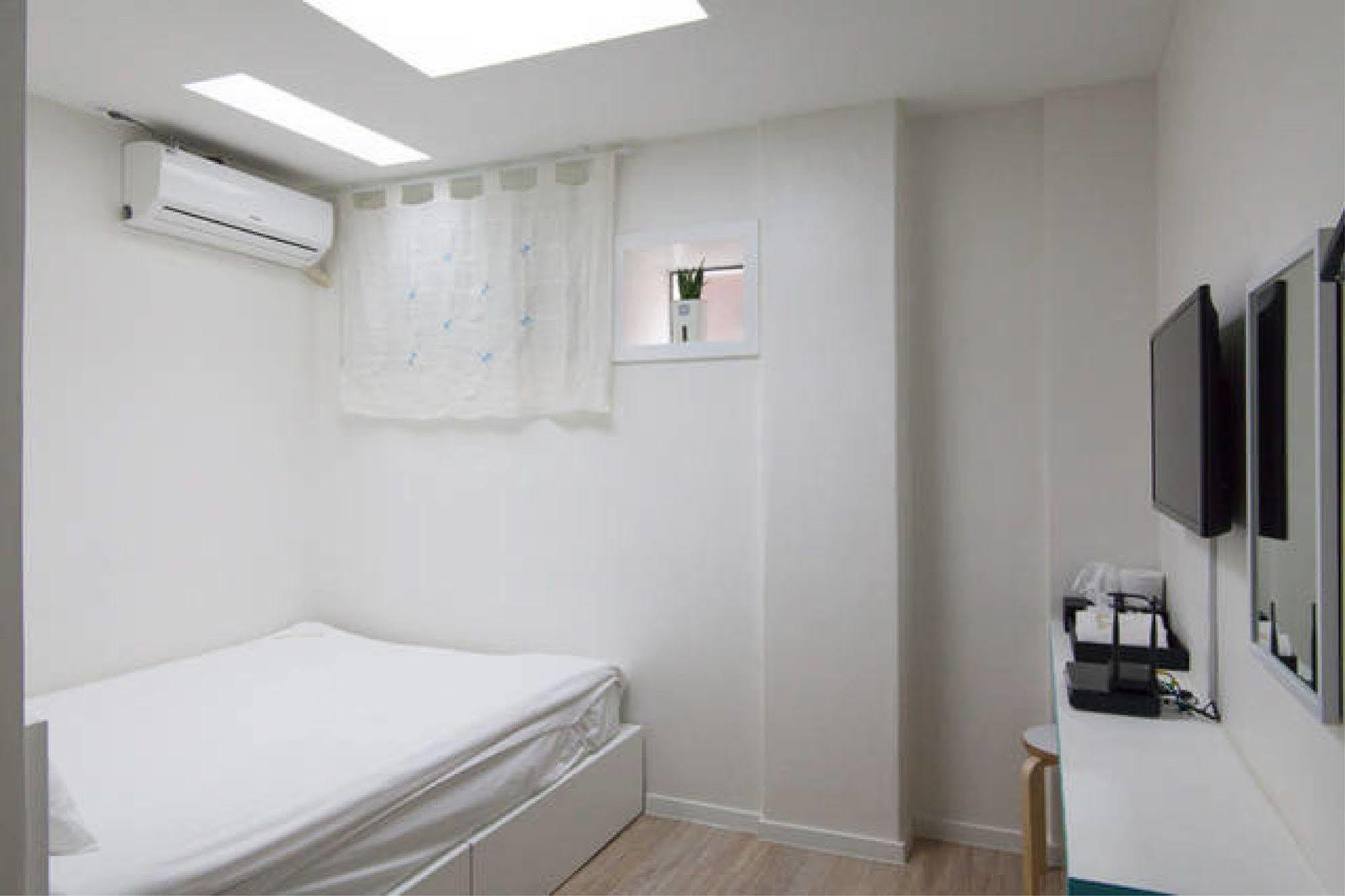 Starhostel Dongdaemun Suite Сеул Экстерьер фото